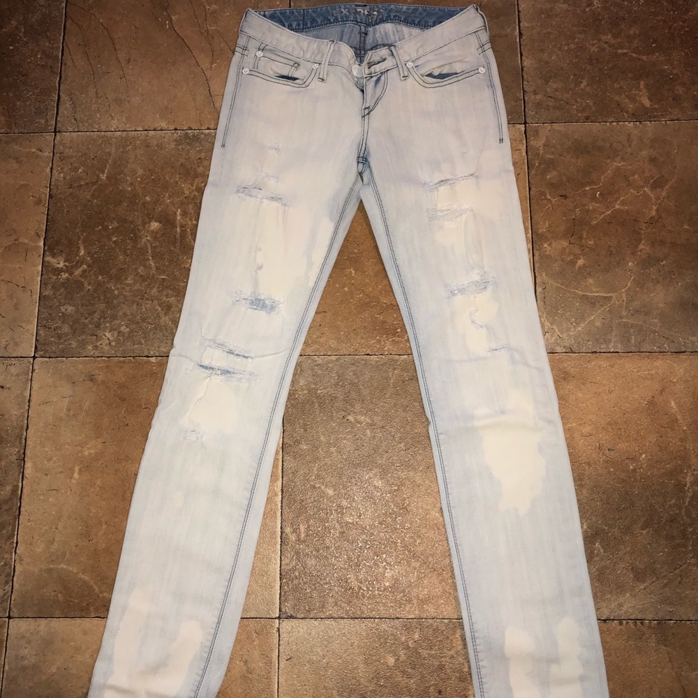 Express distressed whitewashed light denim jeans